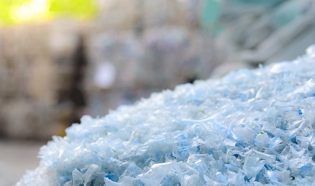 Trituración de plástico para reciclaje